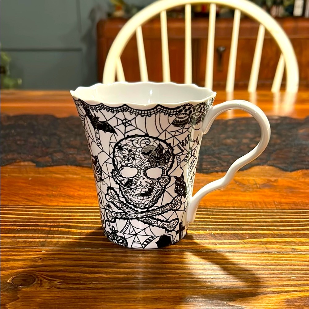Black and White Skull Mug